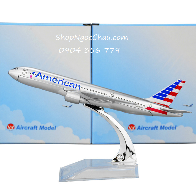 American Airlines B777 16cm.jpg